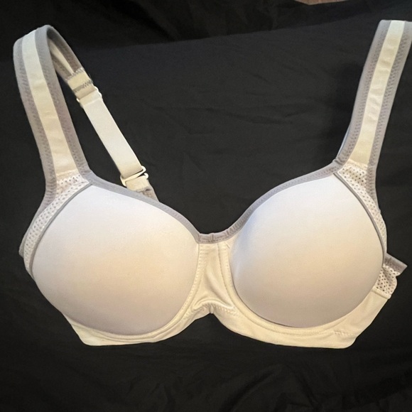 Wacoal Lindsay Sport Contour Underwire Bra White - Picture 1 of 4